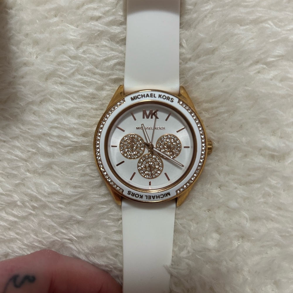 Michael Kors Gold and White Women's Watch - Picture 2 of 7